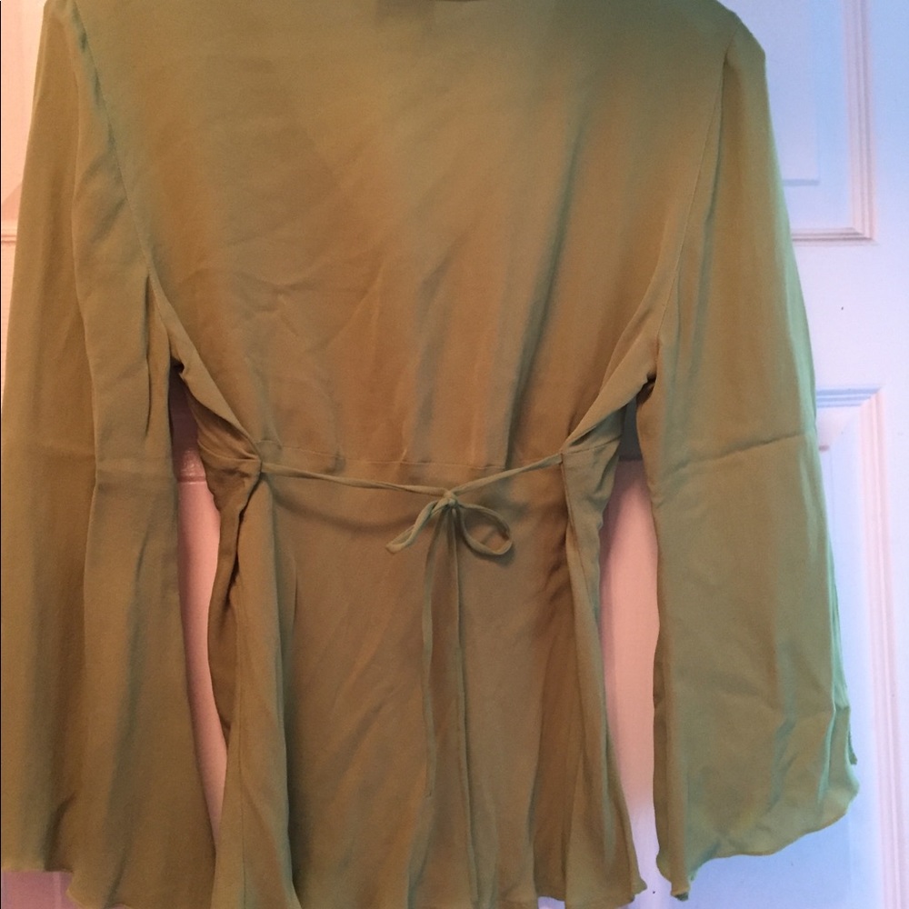 Blouse ๐ - Picture 2 of 4